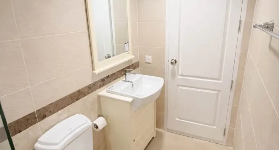 For rent 1 bed condo in Phaya Thai, Bangkok
