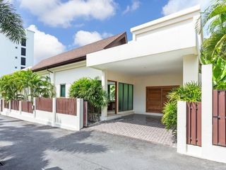 For rent 4 bedrooms villa in Mueang Phuket, Phuket