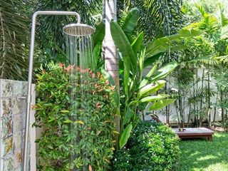 For rent 4 bedrooms villa in Mueang Phuket, Phuket