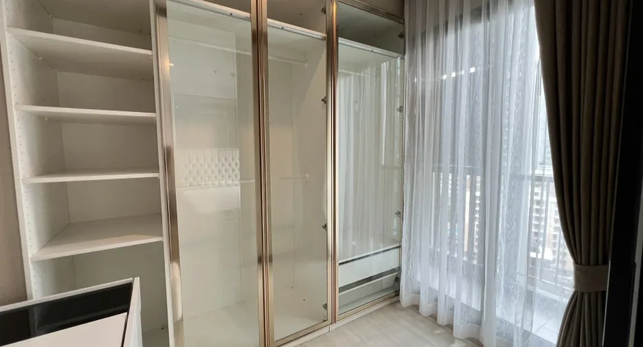 Wohnung zur Miete mit 1 Zimmer in Pathum Wan, Bangkok