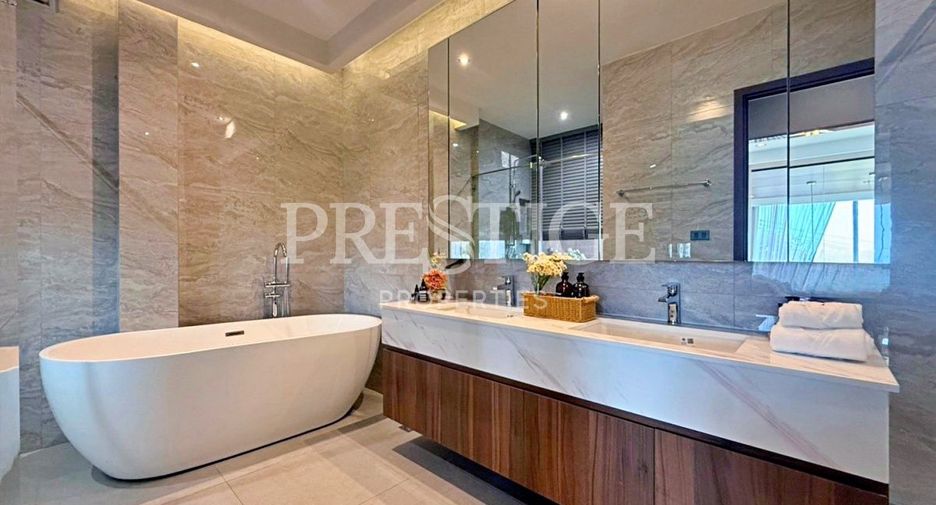 For sale 4 bedrooms house in Bang Lamung, Chonburi