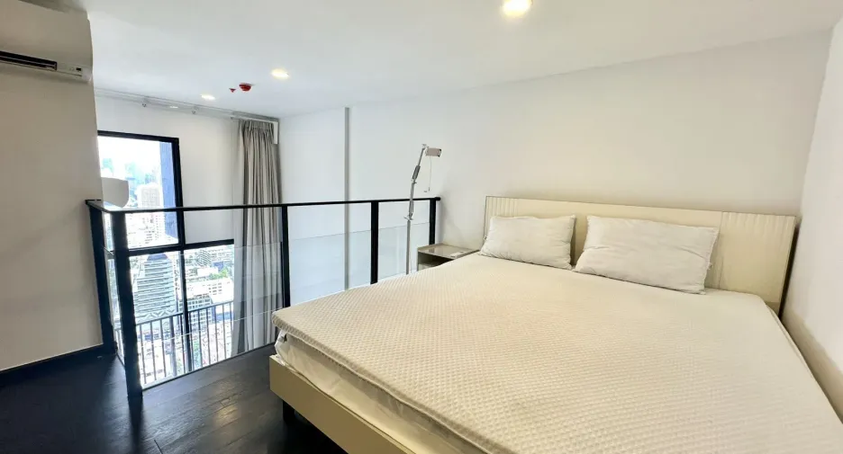 À louer 2 chambres condo à Watthana, Bangkok