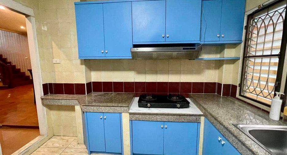 For rent 3 bedrooms house in Mueang Chiang Mai, Chiang Mai