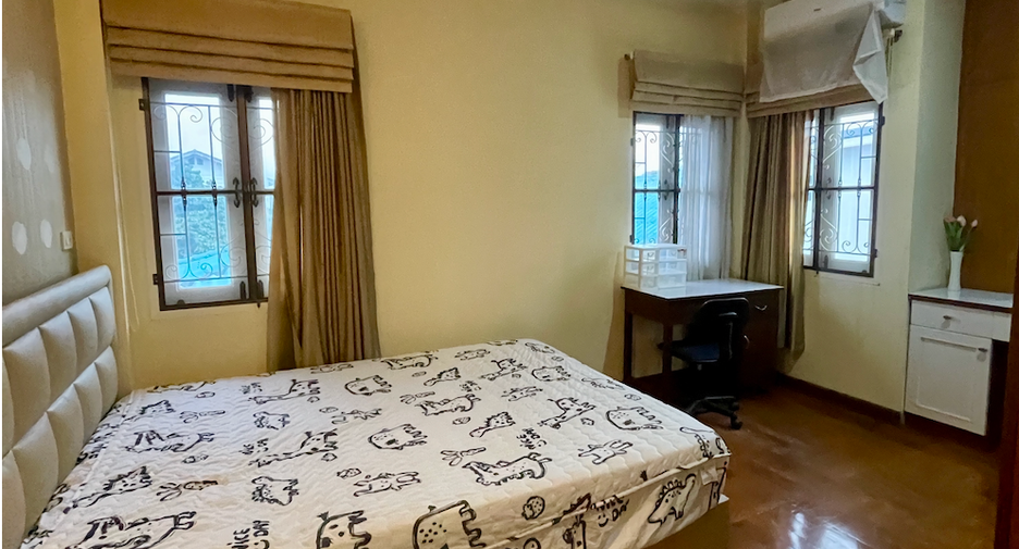 For rent 3 bedrooms house in Mueang Chiang Mai, Chiang Mai