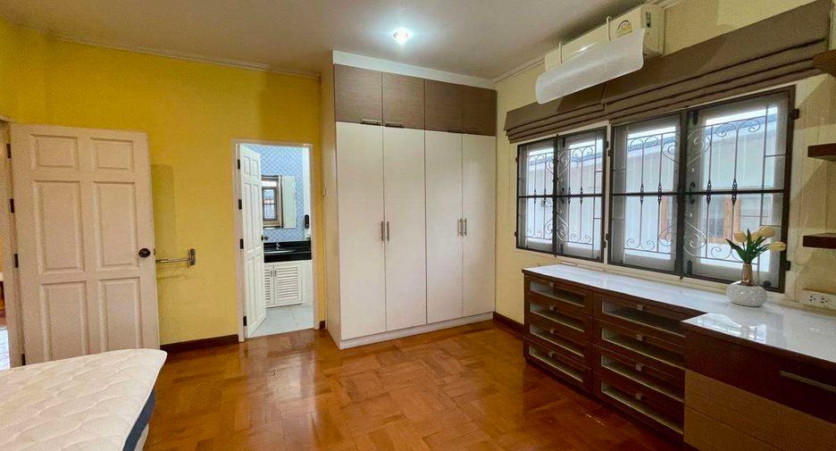 For rent 3 bedrooms house in Mueang Chiang Mai, Chiang Mai