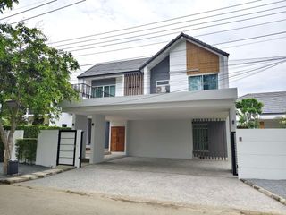 For rent 4 bedrooms house in Mueang Chiang Mai, Chiang Mai