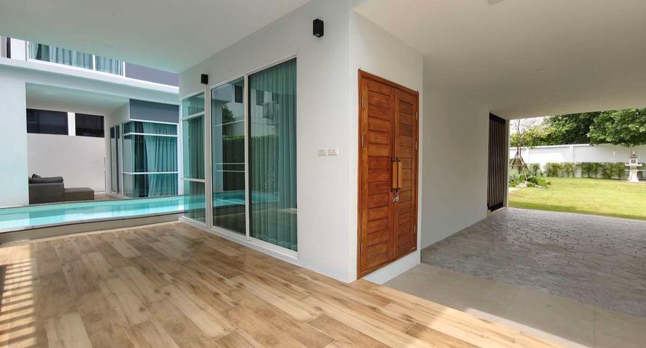 For rent 4 bedrooms house in Mueang Chiang Mai, Chiang Mai