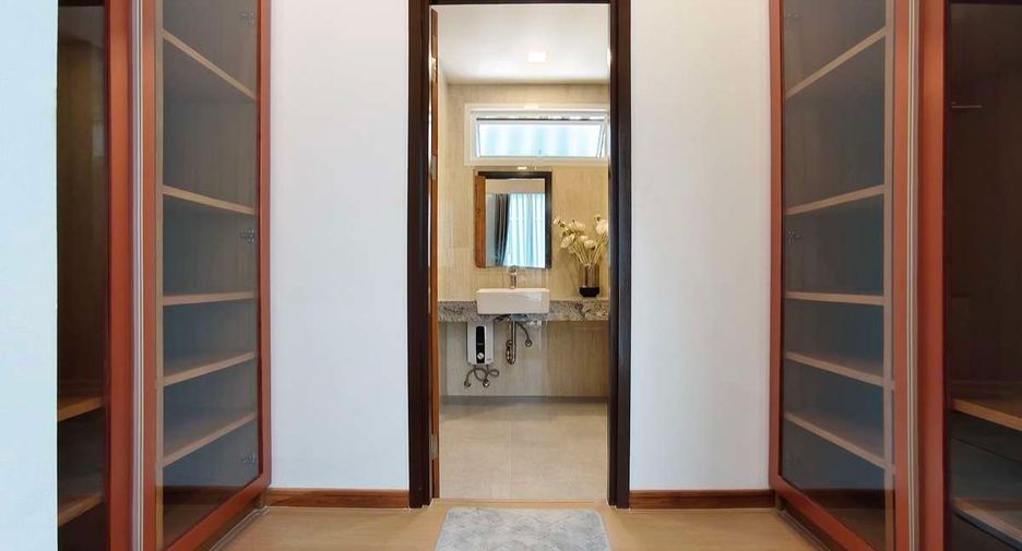 For rent 4 bedrooms house in Mueang Chiang Mai, Chiang Mai