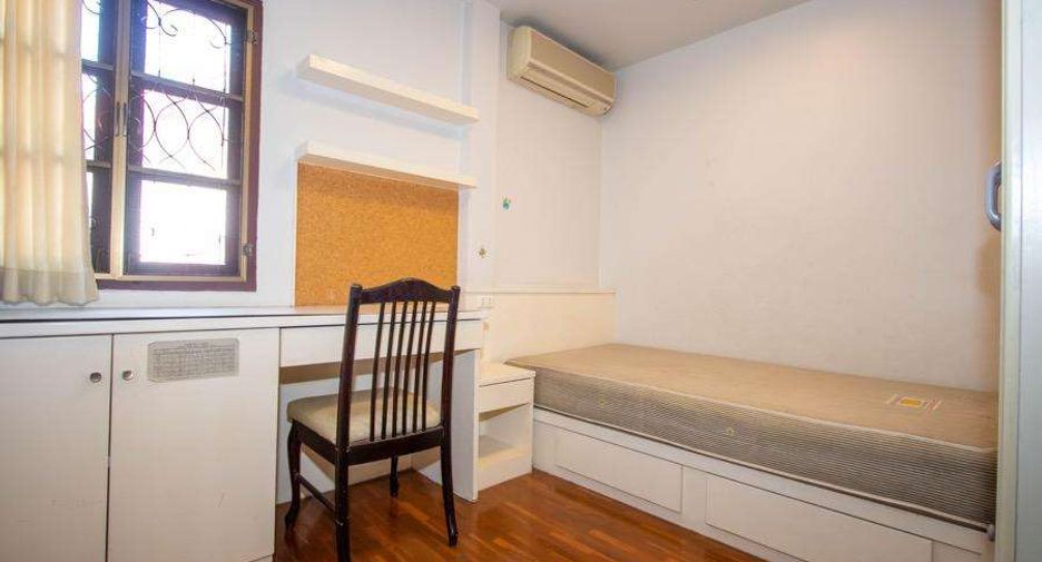 For rent 4 bedrooms house in Mueang Chiang Mai, Chiang Mai