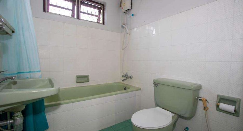 For rent 4 bedrooms house in Mueang Chiang Mai, Chiang Mai