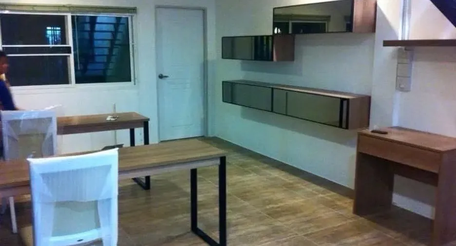 For rent 4 bedrooms house in Bang Khun Thian, Bangkok