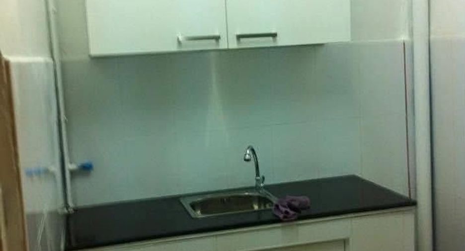 For rent 4 bedrooms house in Bang Khun Thian, Bangkok