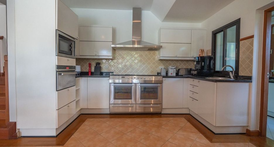 For rent 4 bedrooms villa in Thalang, Phuket