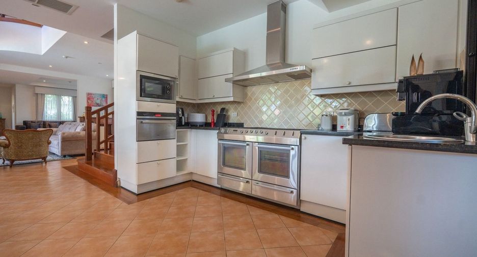 For rent 4 bedrooms villa in Thalang, Phuket