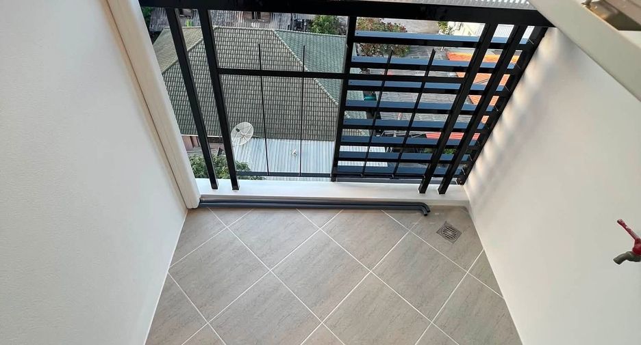 À vendre 1 chambre condo à Lat Phrao, Bangkok