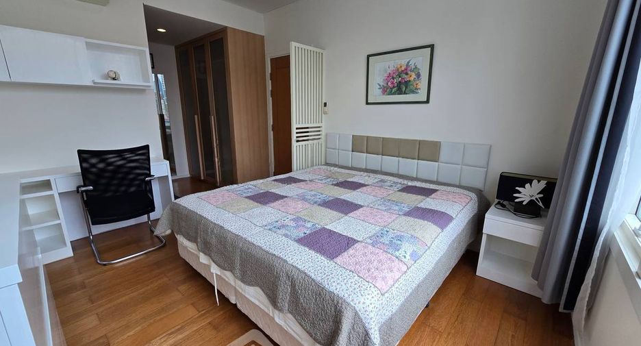 For rent and for sale 1 bed condo in Watthana, Bangkok