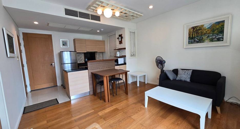 For rent and for sale 1 bed condo in Watthana, Bangkok