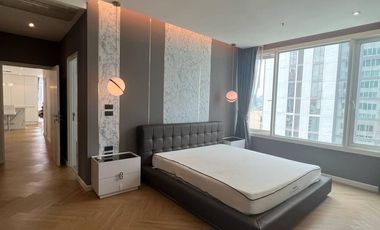For sale 3 bedrooms condo in Khlong Toei, Bangkok