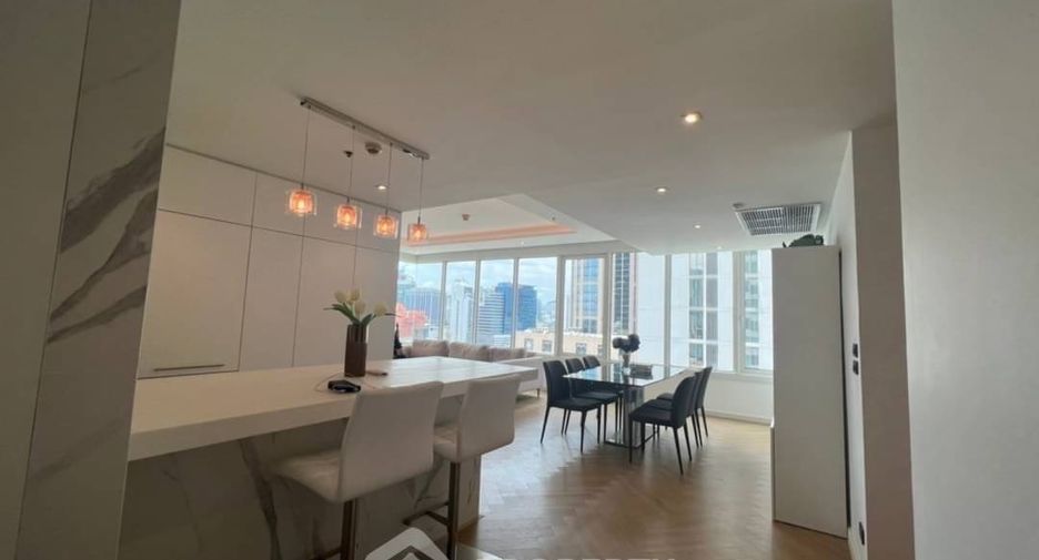 For sale 3 bedrooms condo in Khlong Toei, Bangkok