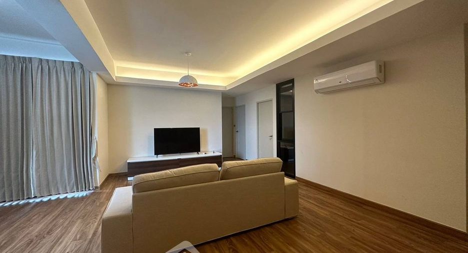 For rent 3 ベッドルーム condo in Phra Khanong, Bangkok