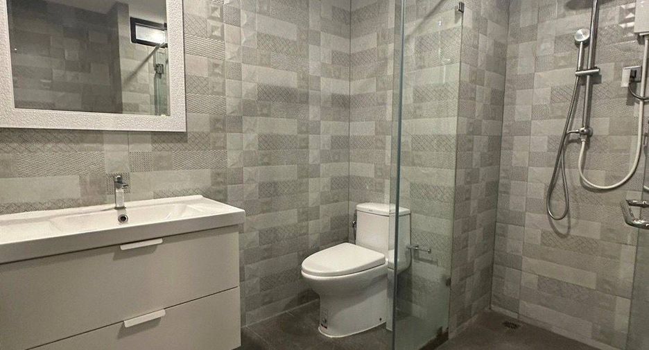 For rent 3 ベッドルーム condo in Phra Khanong, Bangkok