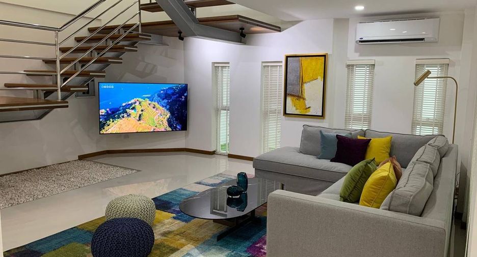 For rent 4 bedrooms condo in Jomtien, Pattaya