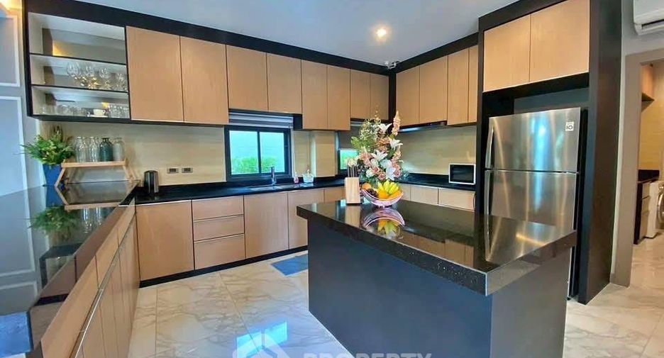 Casa en alquiler de 4 habitaciones en Huay Yai, Pattaya
