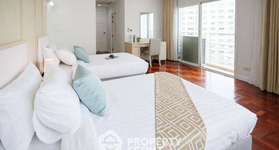 For rent 3 bedrooms apartment in Khlong Toei, Bangkok