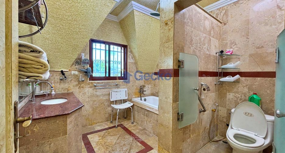 Haus zum Kauf mit 4 Zimmer in Bang Lamung, Chonburi