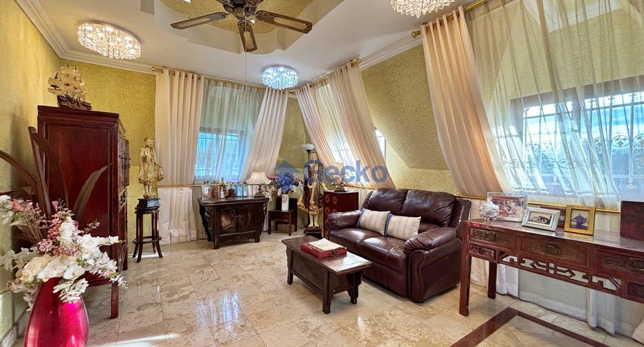 Haus zum Kauf mit 4 Zimmer in Bang Lamung, Chonburi