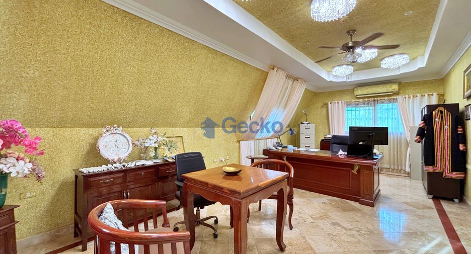 Haus zum Kauf mit 4 Zimmer in Bang Lamung, Chonburi