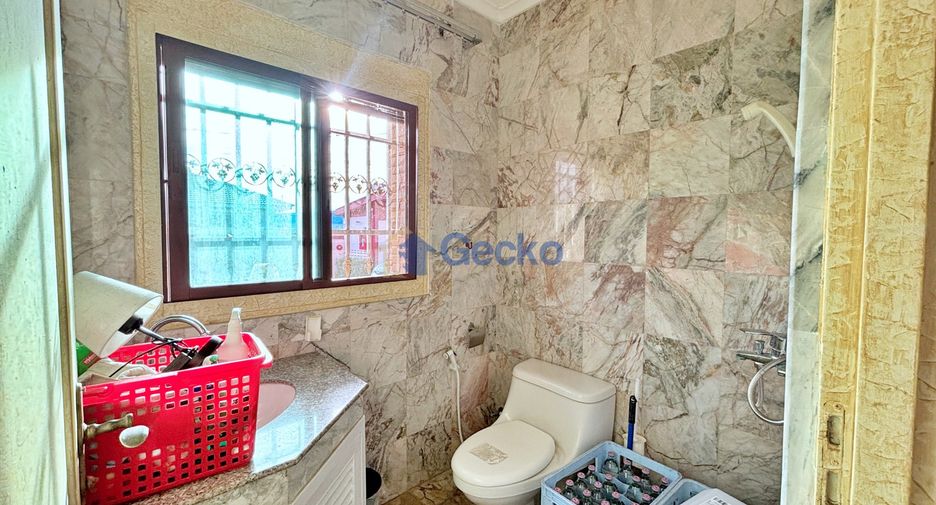 Haus zum Kauf mit 4 Zimmer in Bang Lamung, Chonburi