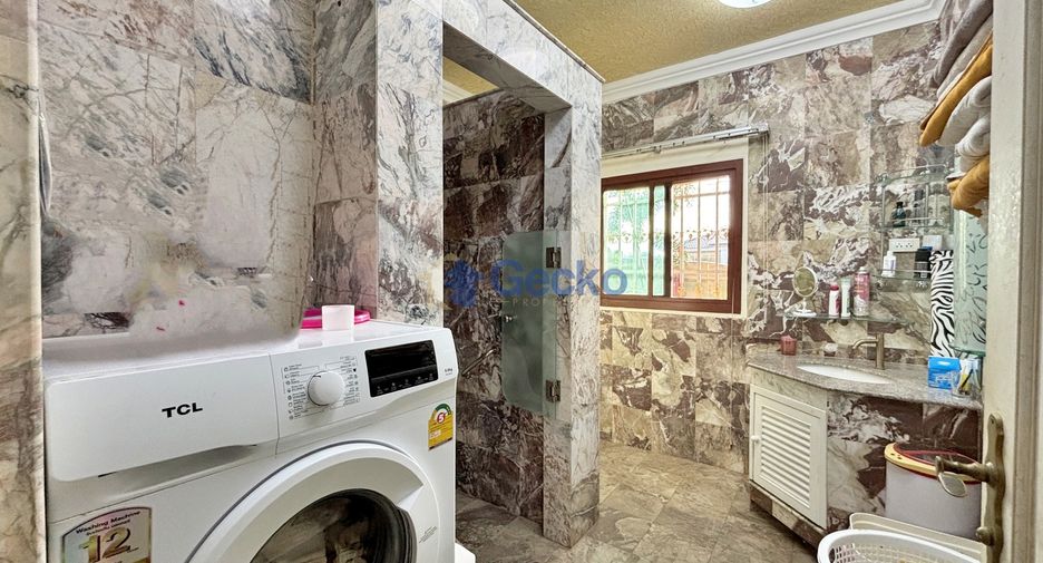 Haus zum Kauf mit 4 Zimmer in Bang Lamung, Chonburi