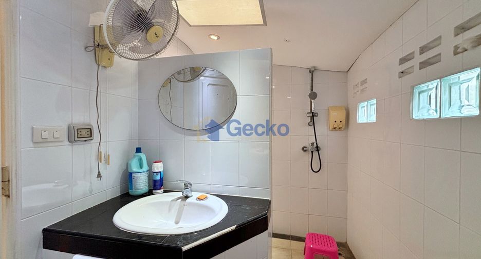 Haus zum Kauf mit 4 Zimmer in Bang Lamung, Chonburi