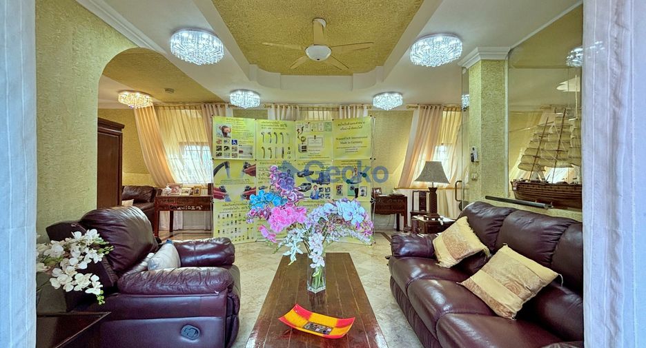 Haus zum Kauf mit 4 Zimmer in Bang Lamung, Chonburi