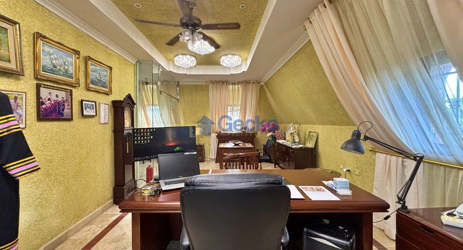 Haus zum Kauf mit 4 Zimmer in Bang Lamung, Chonburi