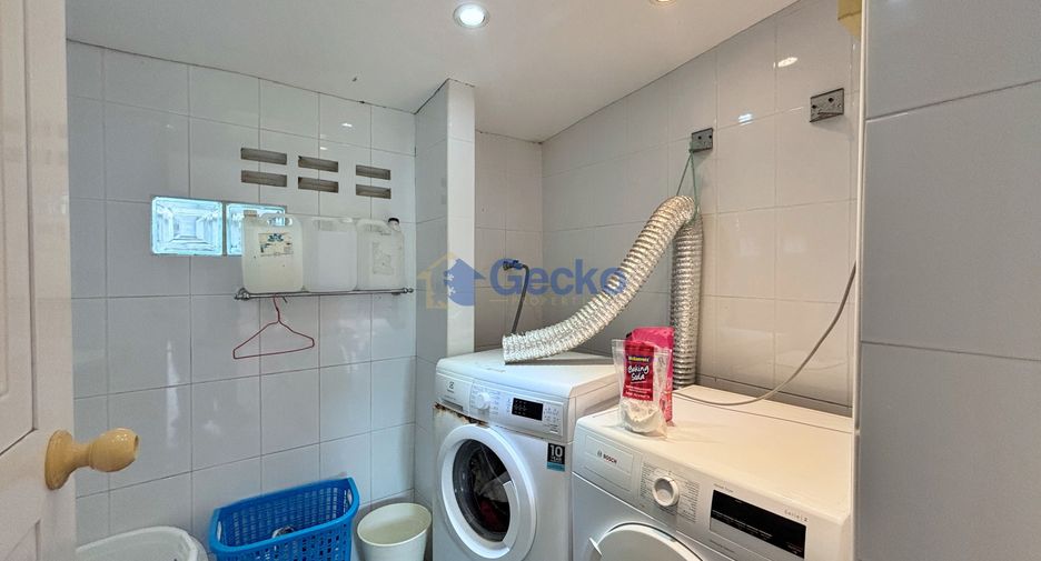 Haus zum Kauf mit 4 Zimmer in Bang Lamung, Chonburi