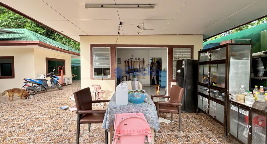 Haus zum Kauf mit 4 Zimmer in Bang Lamung, Chonburi