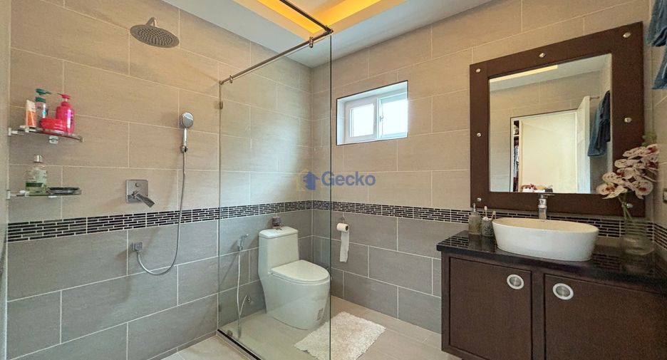 Haus zur Miete und zum Kauf mit 3 Zimmer in Bang Lamung, Chonburi