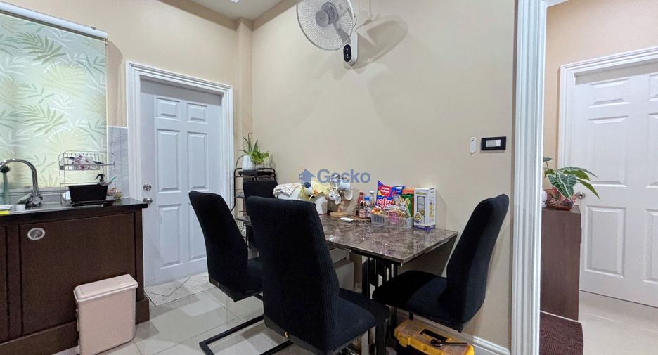 Haus zur Miete und zum Kauf mit 3 Zimmer in Bang Lamung, Chonburi