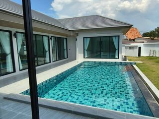 For rent 4 bedrooms villa in Bang Lamung, Chonburi