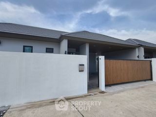 For rent 4 bedrooms villa in Bang Lamung, Chonburi