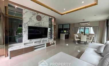 For rent 4 bedrooms house in Bang Kapi, Bangkok