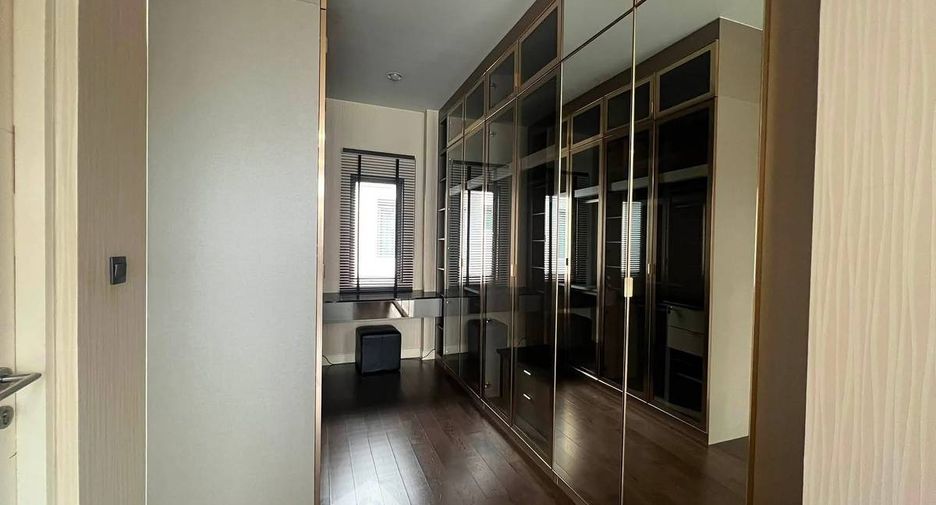 For rent 4 bedrooms house in Bang Kapi, Bangkok