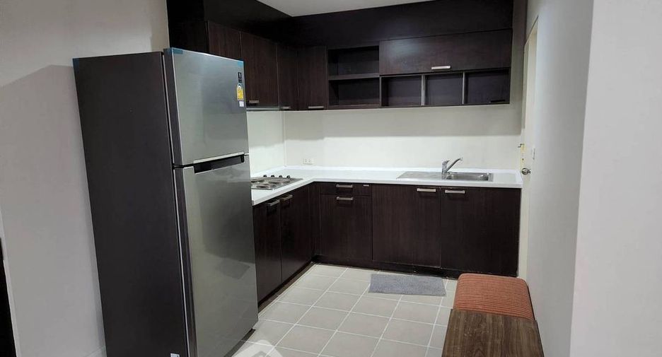 For rent 2 bedrooms condo in Yan Nawa, Bangkok