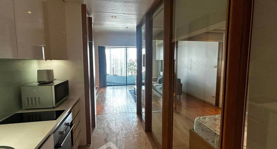 À louer 1 chambre condo à Yan Nawa, Bangkok