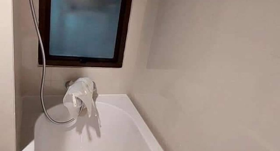 For rent 4 bedrooms condo in Bang Na, Bangkok