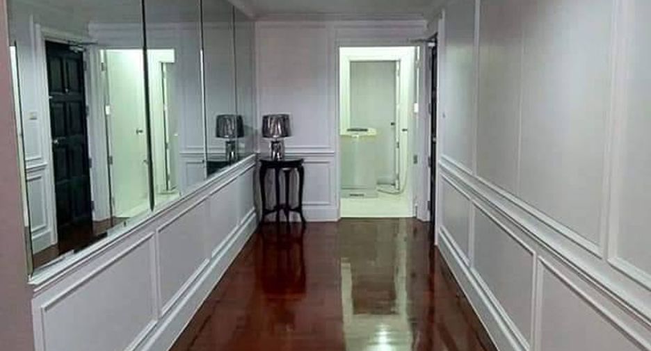 For rent 4 bedrooms condo in Bang Na, Bangkok