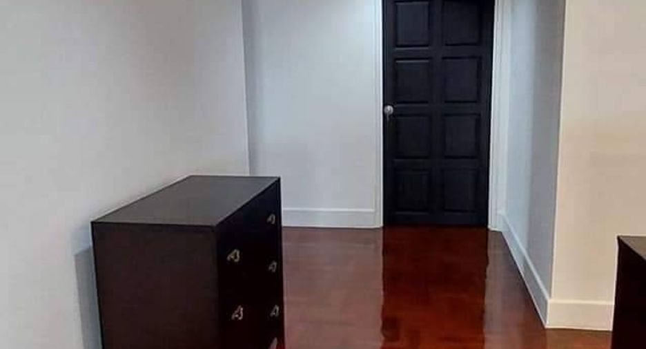 For rent 4 bedrooms condo in Bang Na, Bangkok
