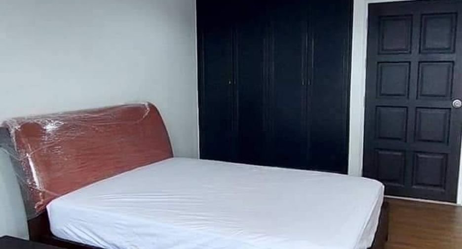 For rent 4 bedrooms condo in Bang Na, Bangkok